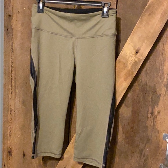 Victoria's Secret Pants - Victoria’s Secret Sport Crop activewear